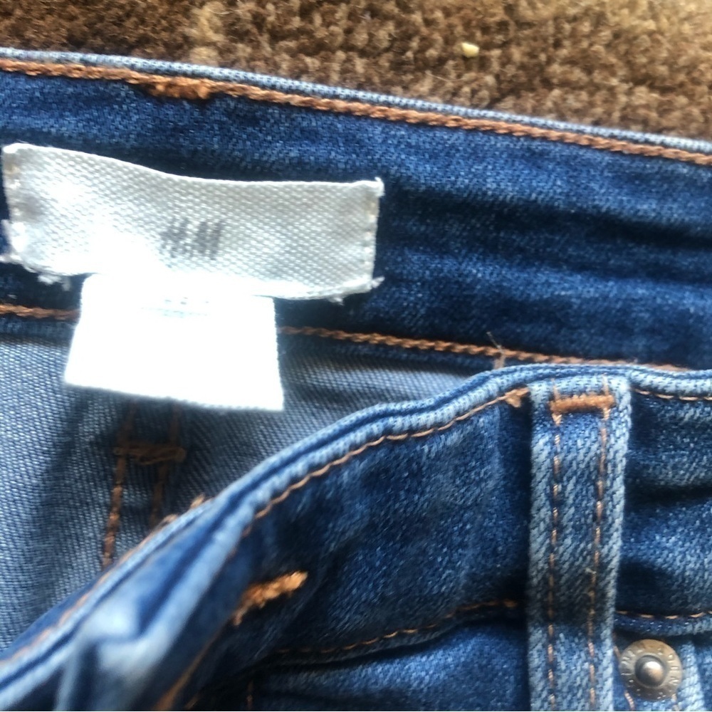Women’s HM Light wash  Wash jeans Size  4 in Excellent Used Condition - Picture 3 of 7